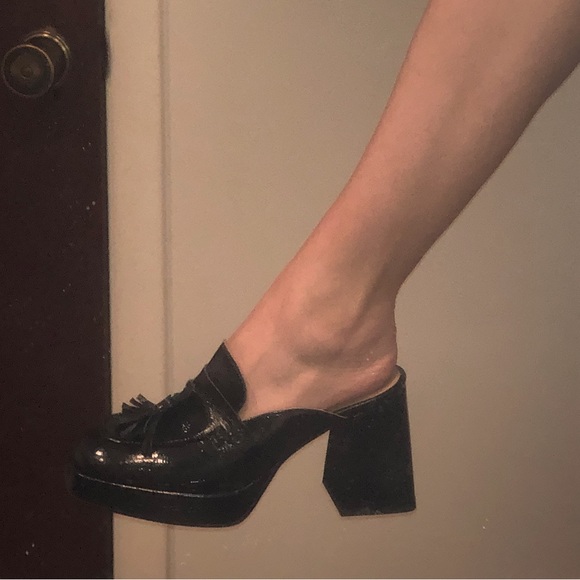 L’idea Black Patent Leather Platform Mules Made in Italy (Size 6.5) - Picture 4 of 4